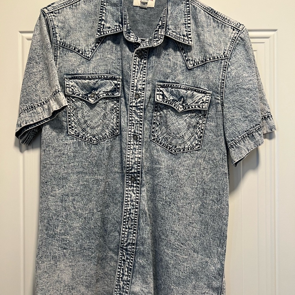 True Religion mens short sleeve shirt